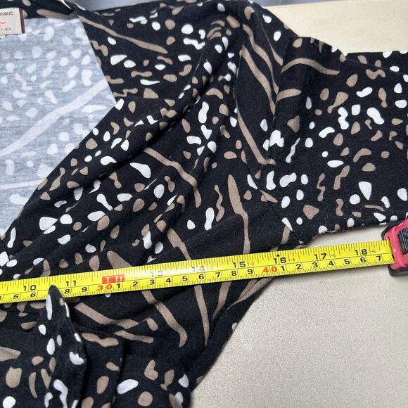 Banana Republic Issa Collection Animal Print Wrap Top Medium - Picture 10 of 10
